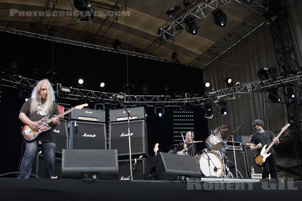 DINOSAUR JR - 2007-08-24 - SAINT CLOUD - Domaine National - Scene de la Cascade - Louis Knox Barlow - Jay Mascis - Emmett Jefferson Murphy